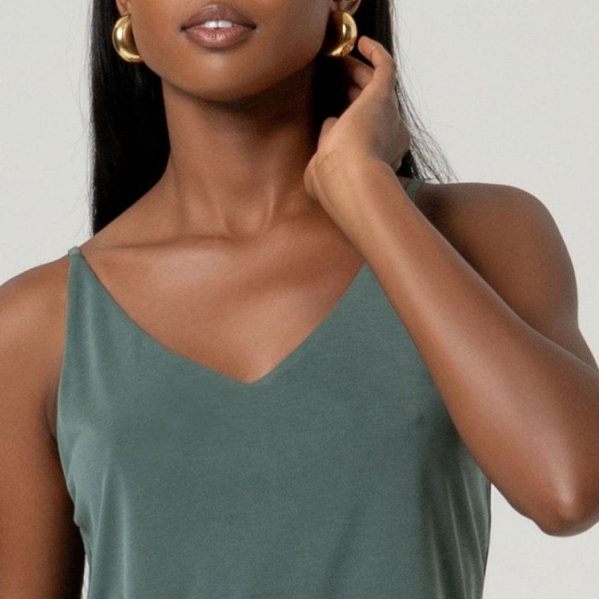 Top modal verde de Surkana