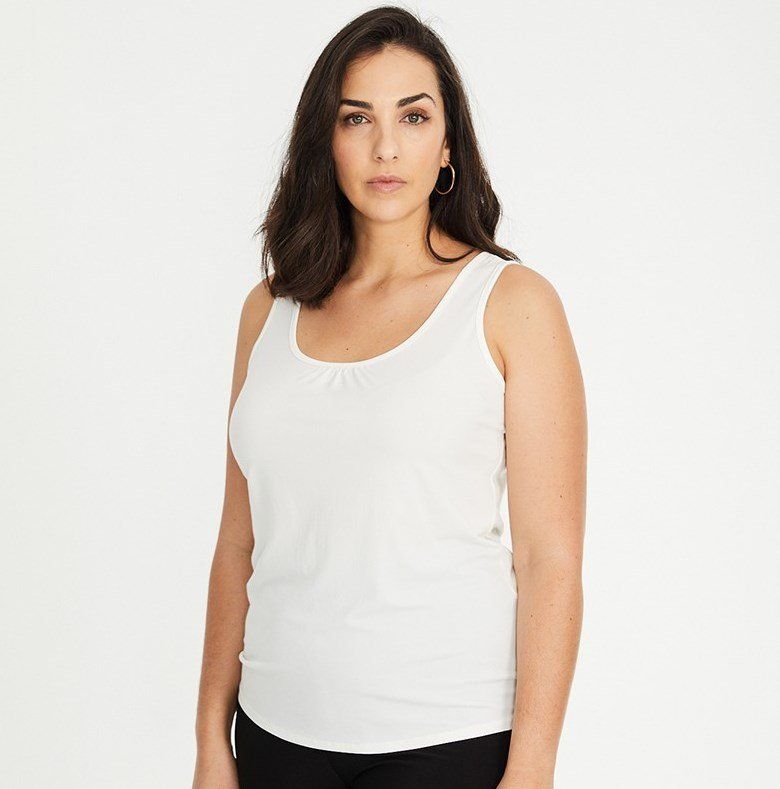 Top básico blanco de SPG Woman