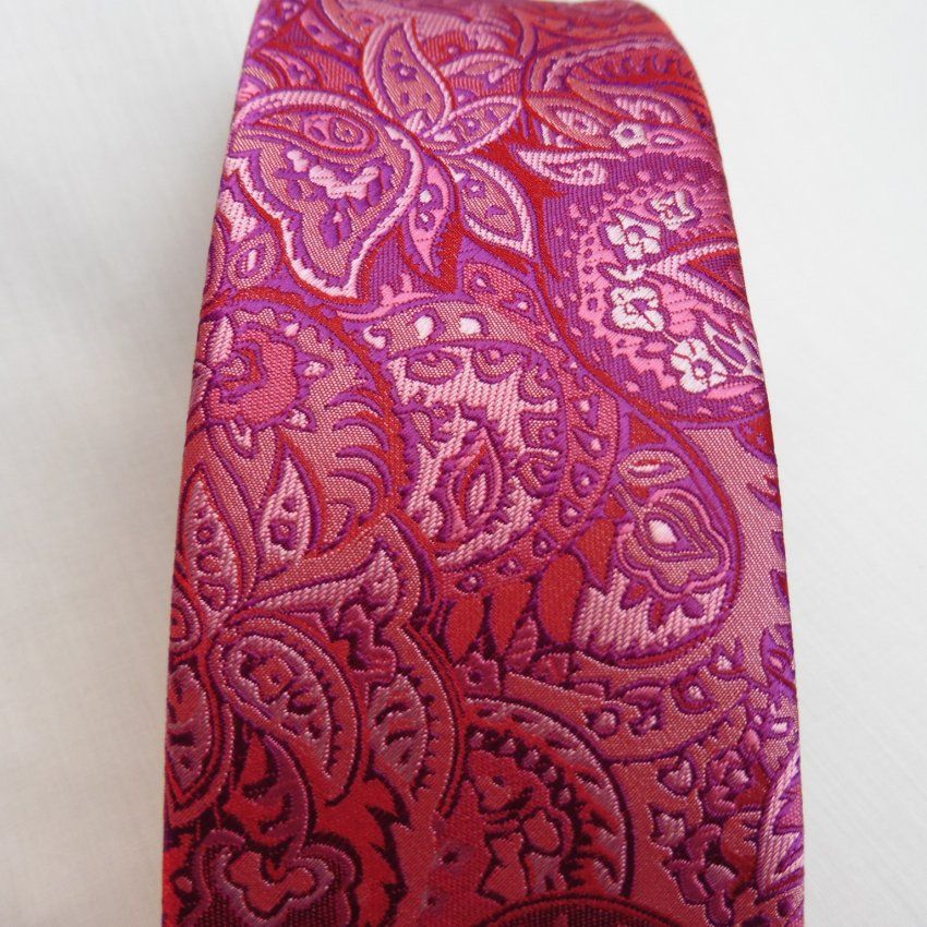 Corbata estrecha de Cencibel