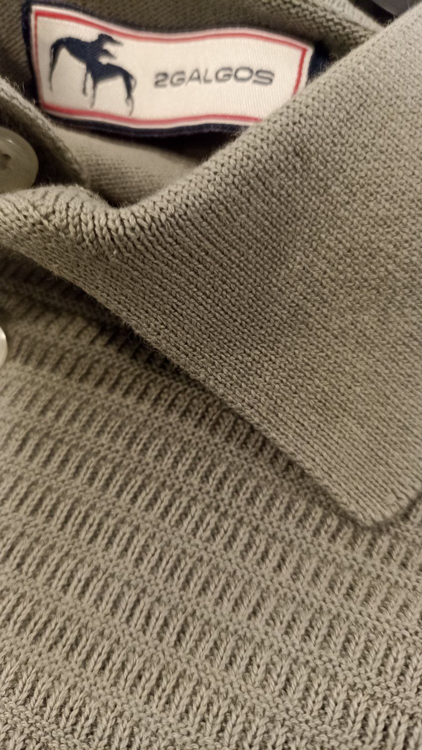 Polo punto algodón verde de Dos Galgos