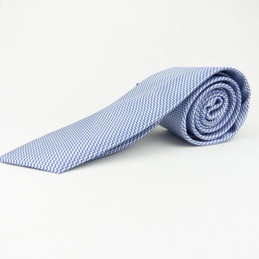 Corbata celeste con zigzag marino de Boccola