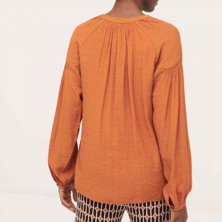 Blusa naranja de Surkana
