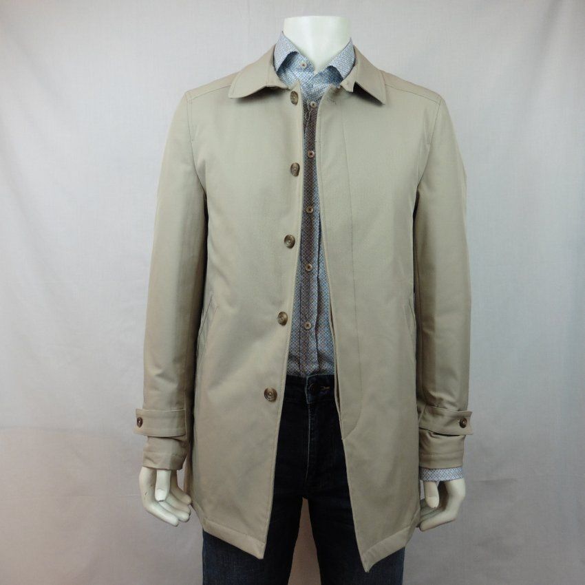 Gabardina acolchada de Alexander & Co.