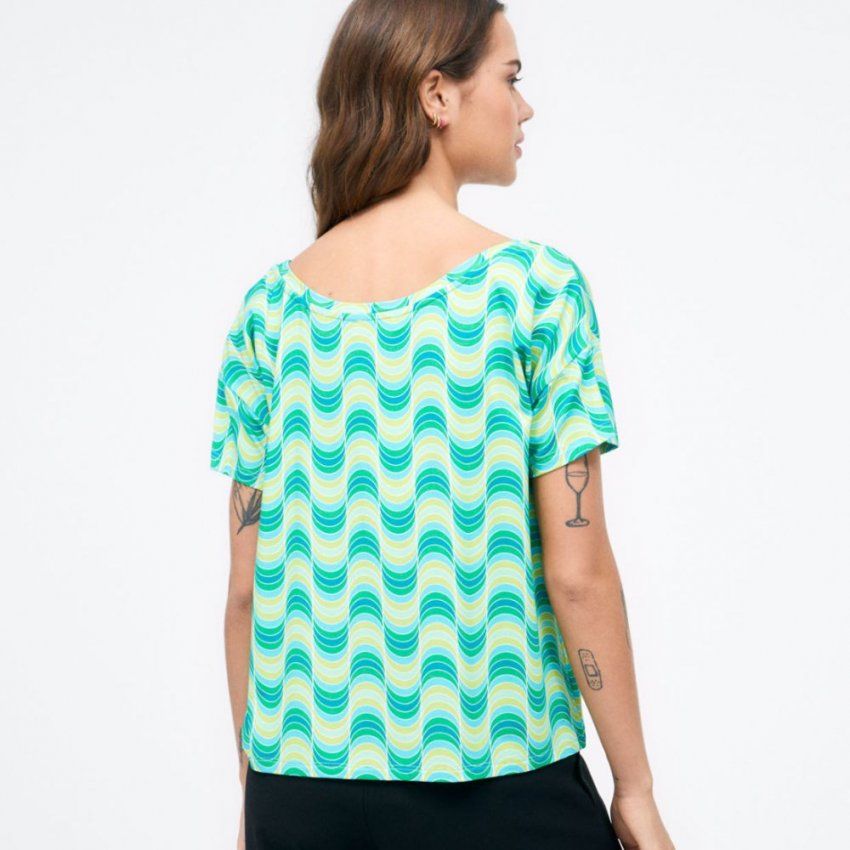 Camiseta ondas verde de Surkana