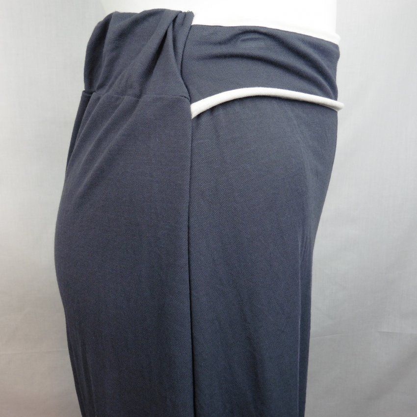 Pantalón ancho gris de WNT Collection