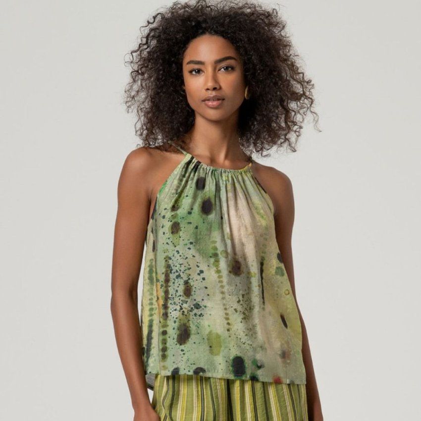 Blusa estampado acuarela verde de Surkana