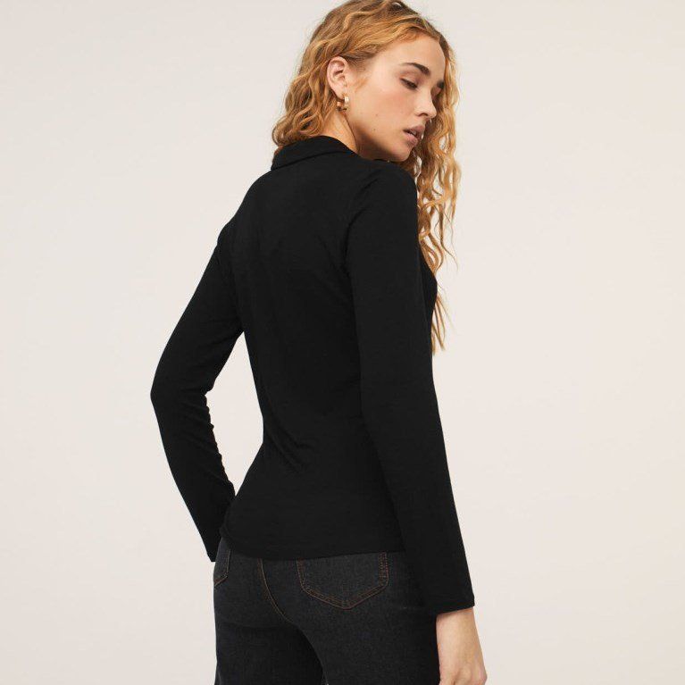 Camisa de punto negra de Surkana