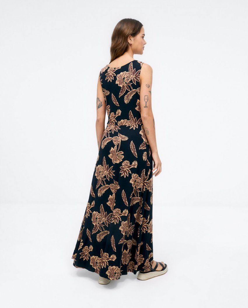 Vestido largo negro hojas marrones de Surkana