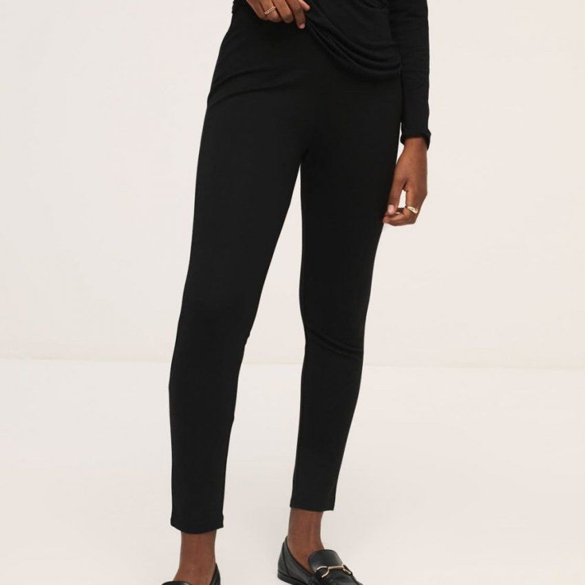 Pantalón pitillo negro de Surkana