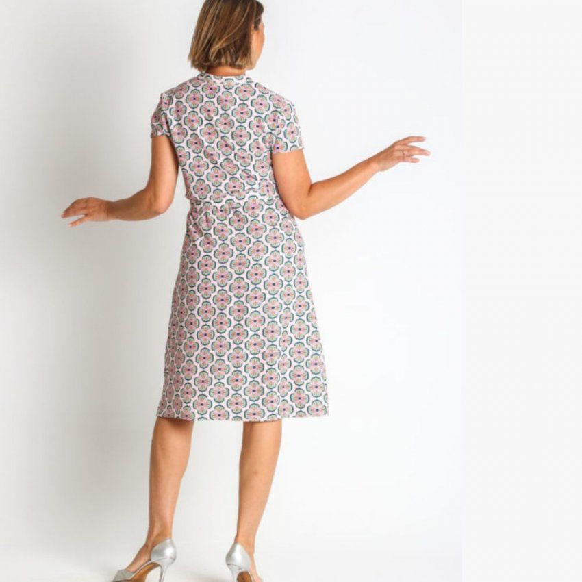 Vestido maho abotonado de Lourdes Castillo