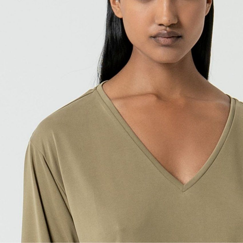 Camiseta modal verde de Surkana