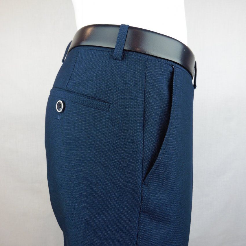 Traje entallado azul marino de True Man