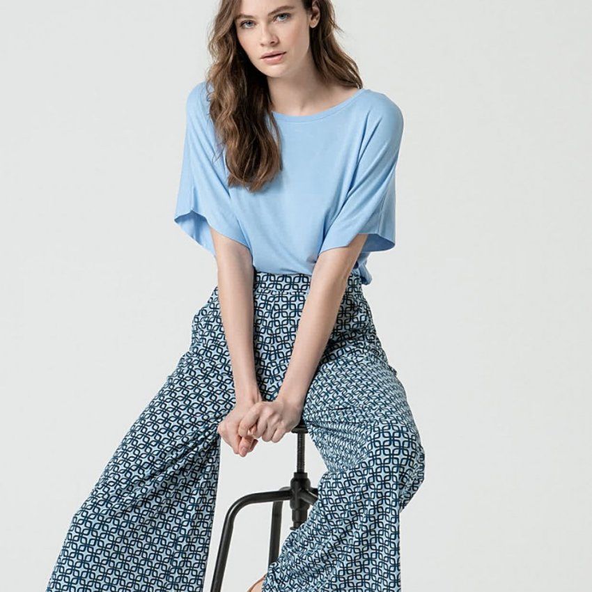 Camiseta estampado geométrico azules de Surkana
