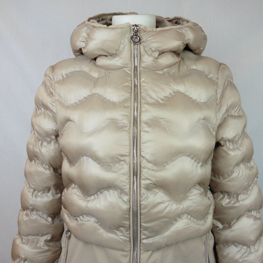 Chaquetón beige de WNT Collection