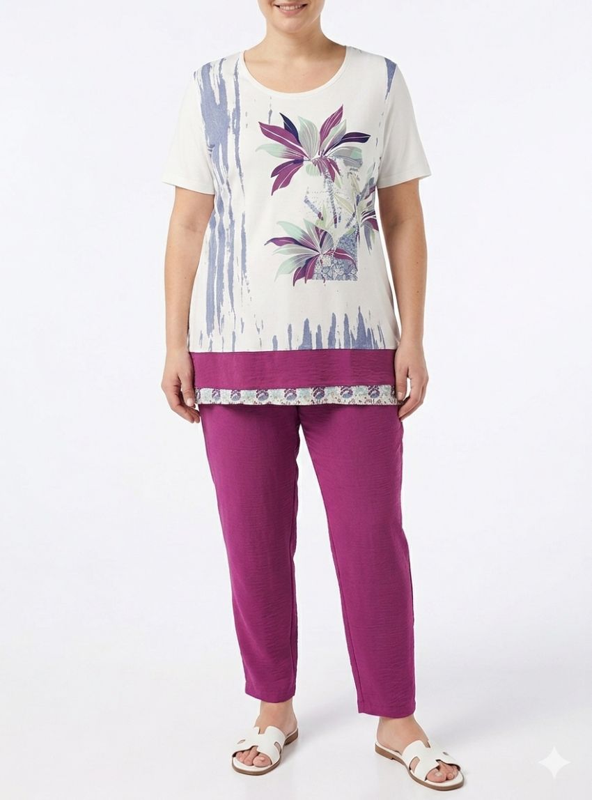 Camiseta blanca con estampado azul y buganvilla de Nayat