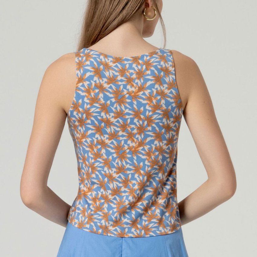 Camiseta tirantes flores naranja y azul de Surkana
