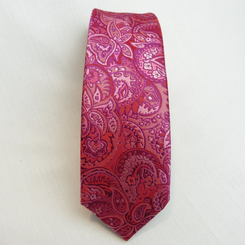 Corbata estrecha de Cencibel