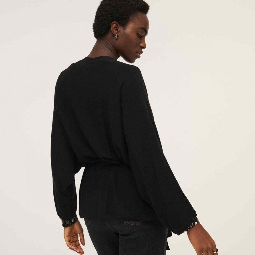 Chaqueta tricot oversize negra de Surkana