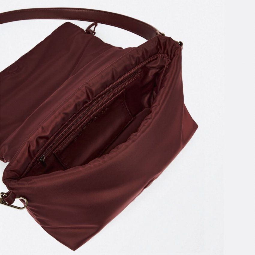 Bolso bandolera granate de Surkana