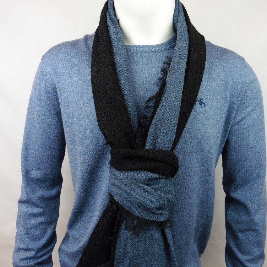 Foulard azul y negro de Boccola