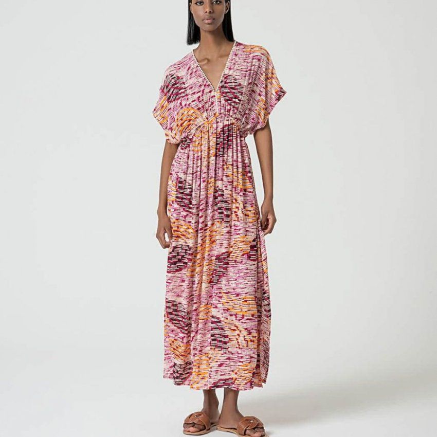 Vestido largo estampado tonos rosas de Surkana