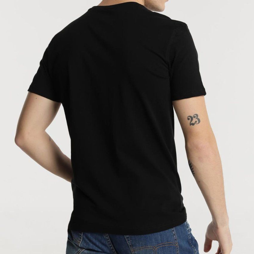 Camiseta negra de Lois