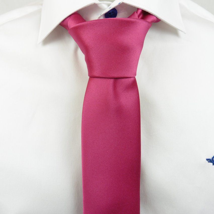 Corbata estrecha fucsia de Boccola