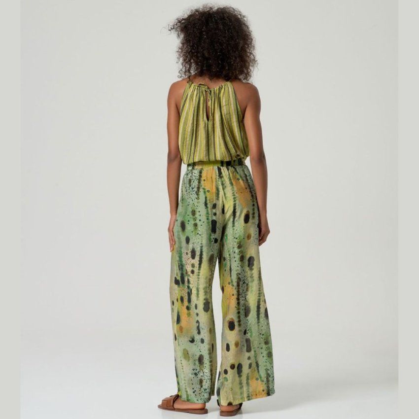 Pantalón estampado acuarela verde de Surkana