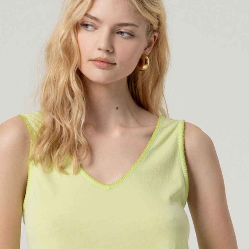 Camiseta algodón tirantes lima de Surkana