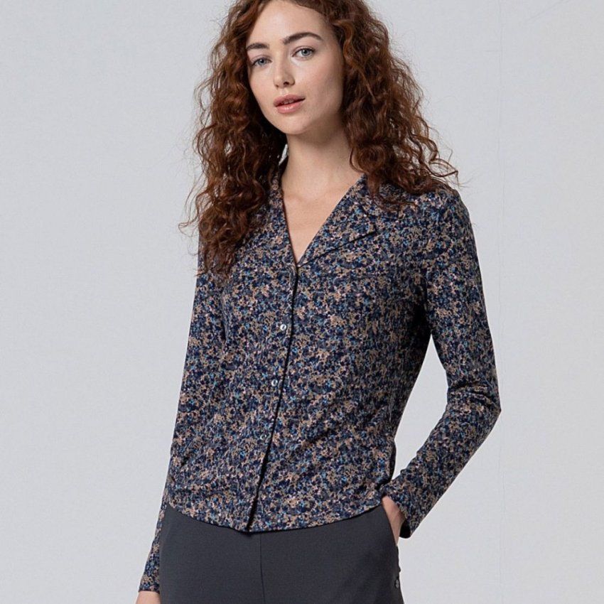 Camisa de punto tacto cálido estampado abstracto de Surkana