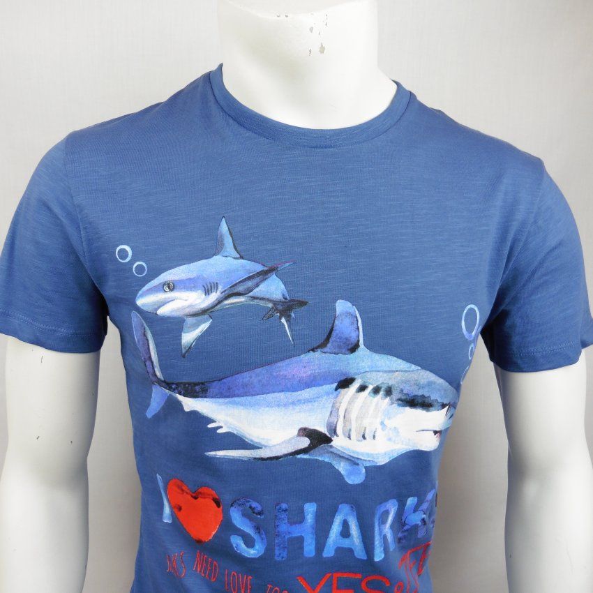 Camiseta tiburones de Yes-Zee