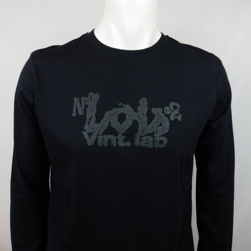 Camiseta negra letras al tono de Lois