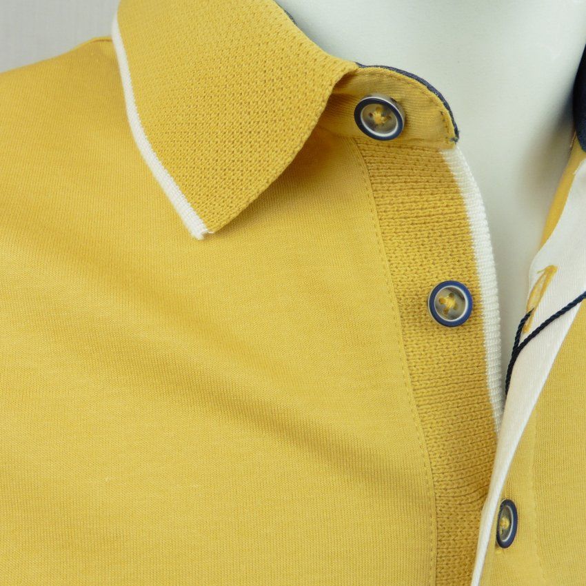 Polo ocre de Tomé