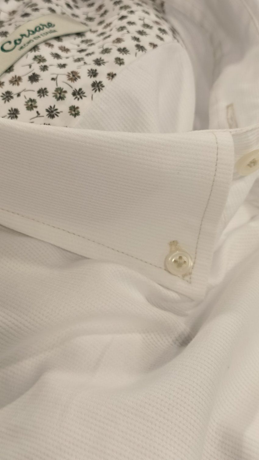 Camisa blanca raya al tono de Corsare