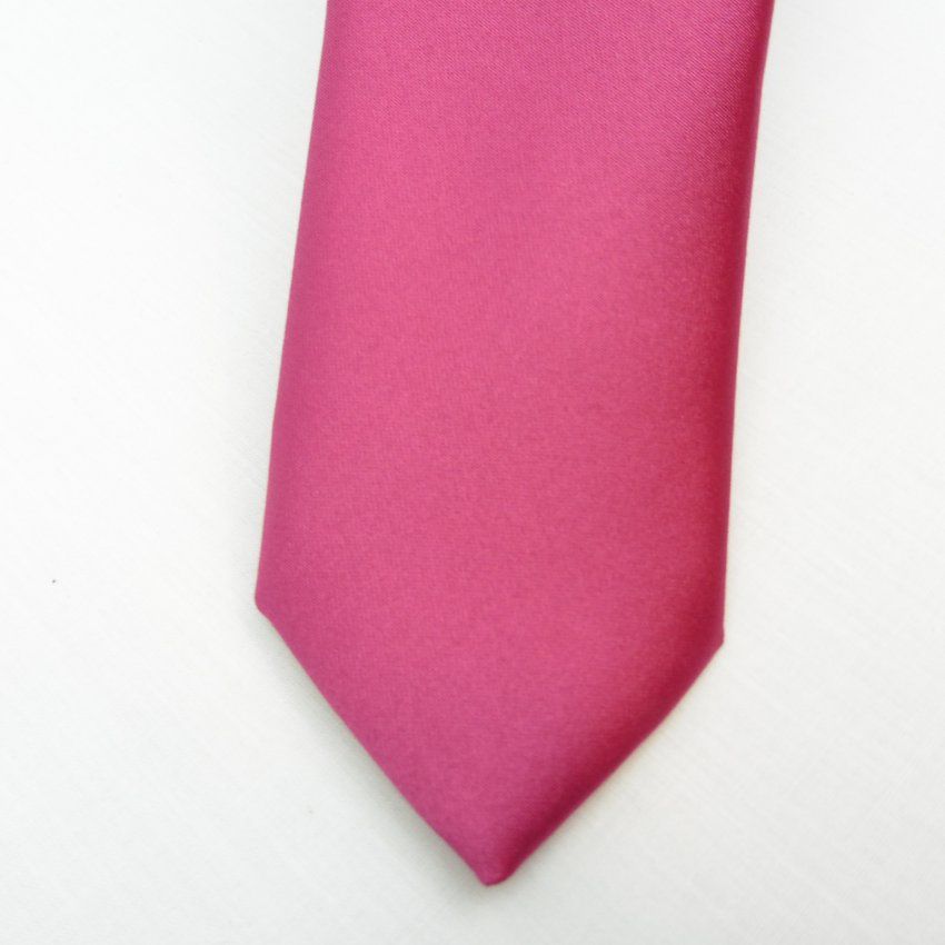 Corbata estrecha fucsia de Boccola