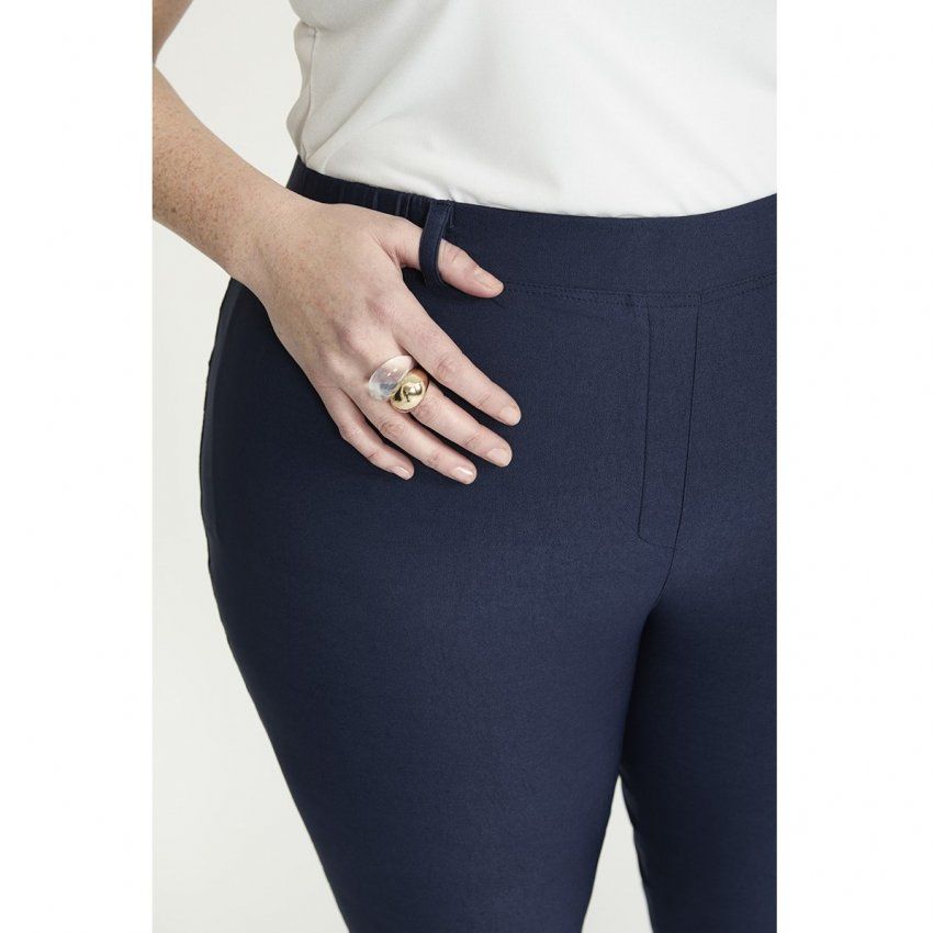 Pantalón corsario marino  de SPG Woman