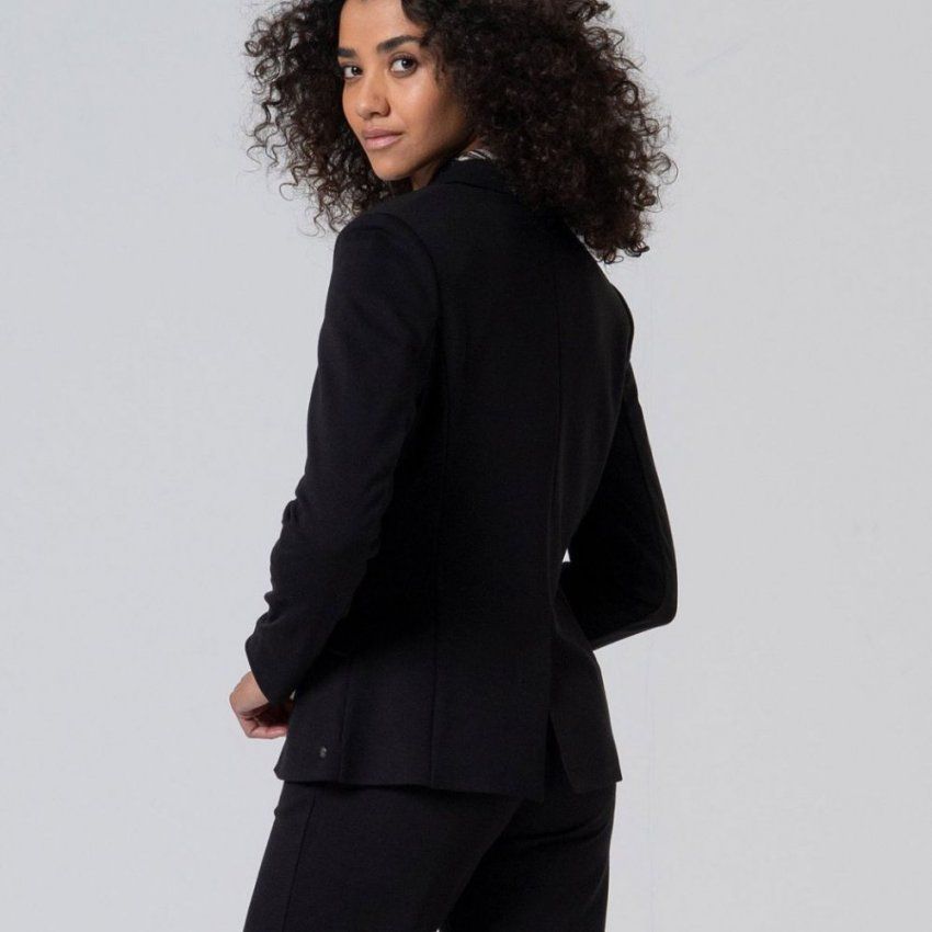 Chaqueta punto negra de Surkana