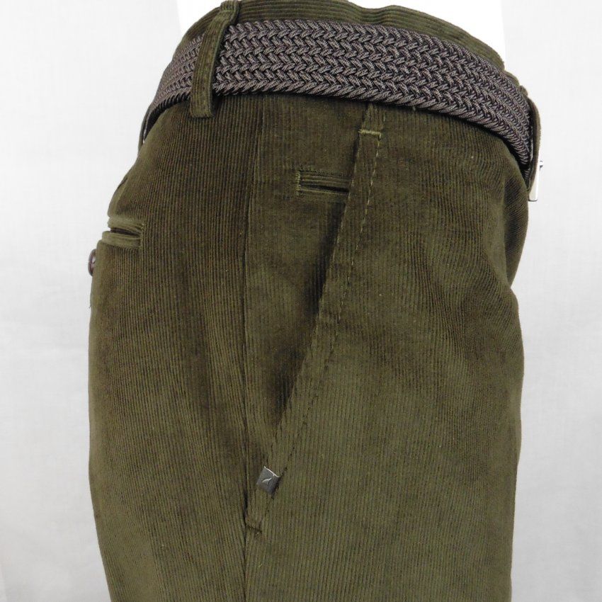 Pantalón pana verde de Tayron's