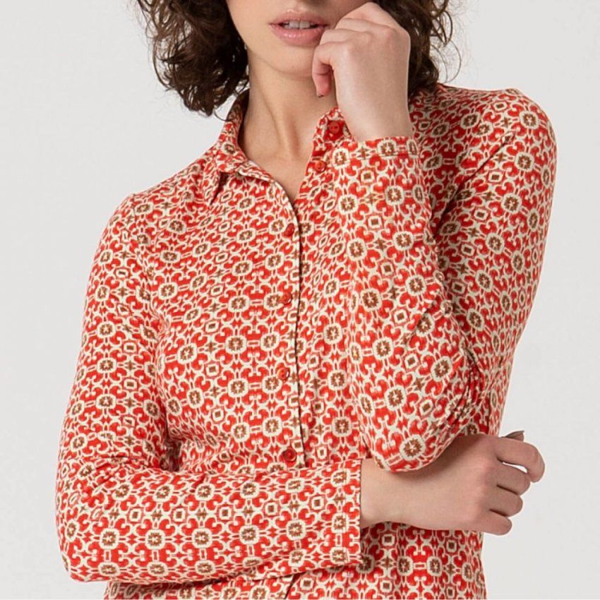 Camisa de punto estampado rojo de Surkana