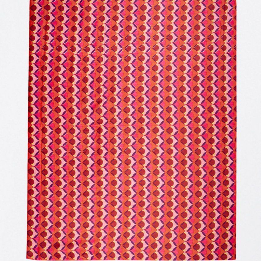 Pañuelo estampado tonos rojos de Surkana