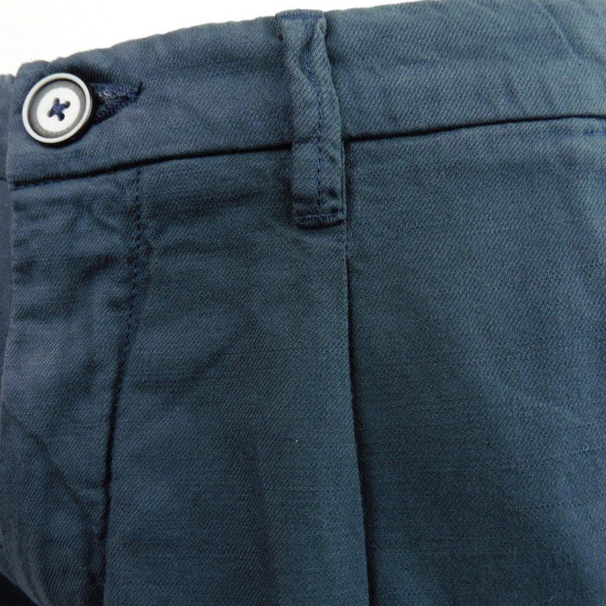 Pantalón corto pinzas de Yes Zee