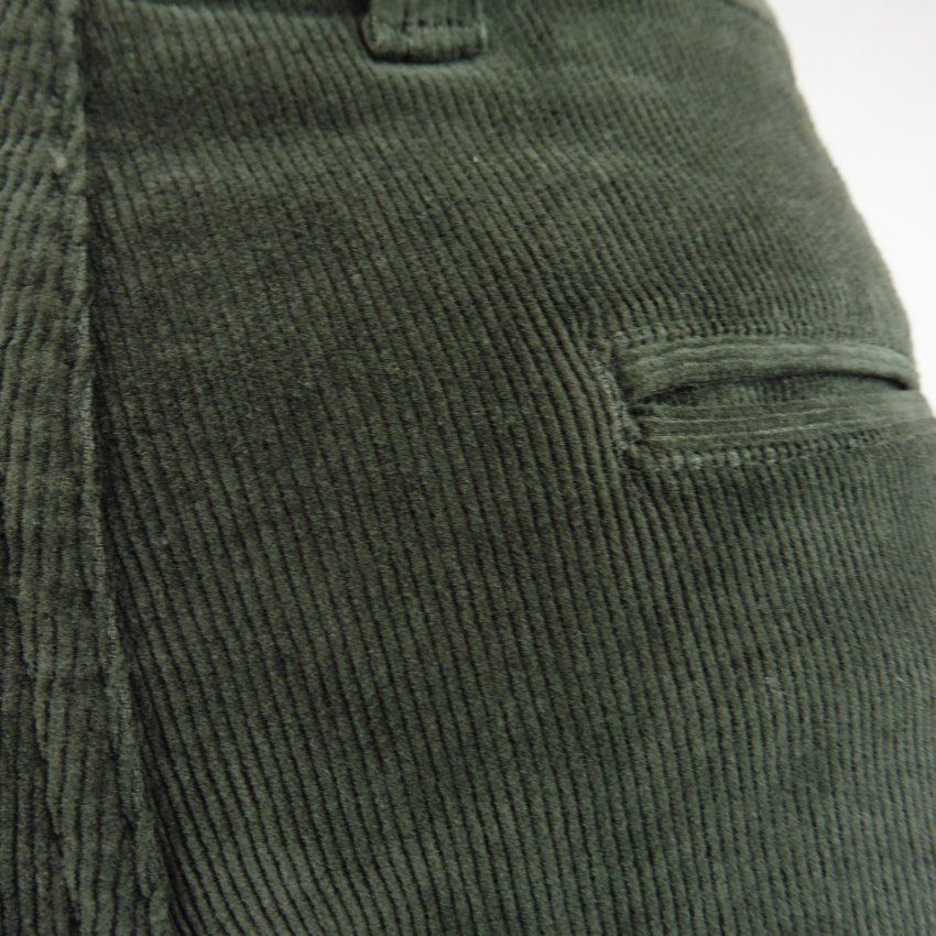 Pantalón pana verde oscuro de Tayron's