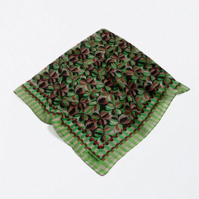Pañuelo seda flores de Surkana