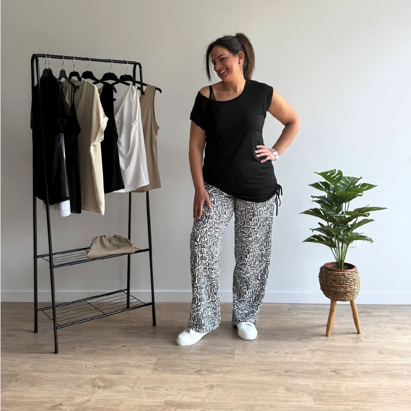 Pantalón estampado blanco y negro de Yemeka