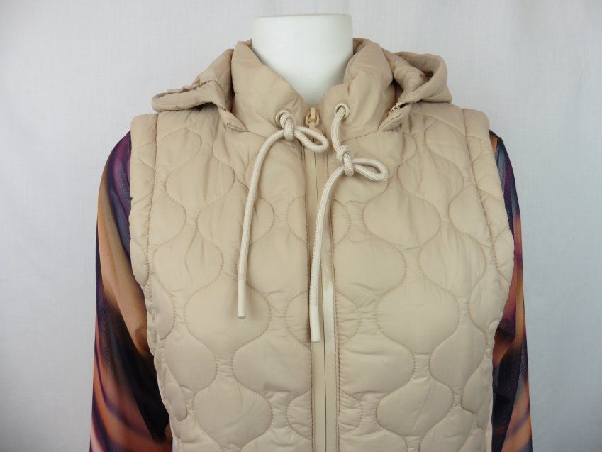 Chaleco beige de WNT Collection