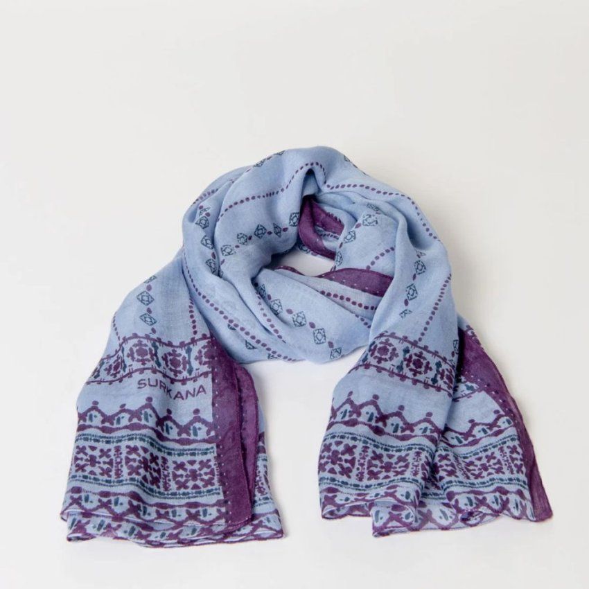 Pañuelo estampado tonos morado y lila de Surkana