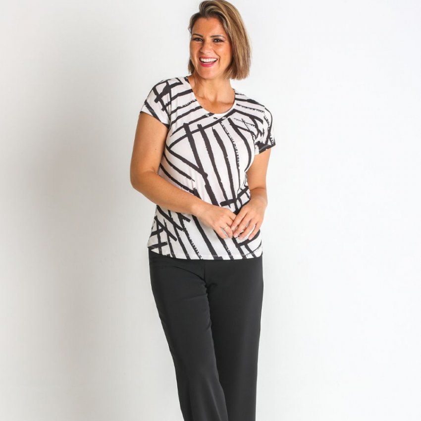 Camiseta estampada blanco y negro de Lourdes Castillo