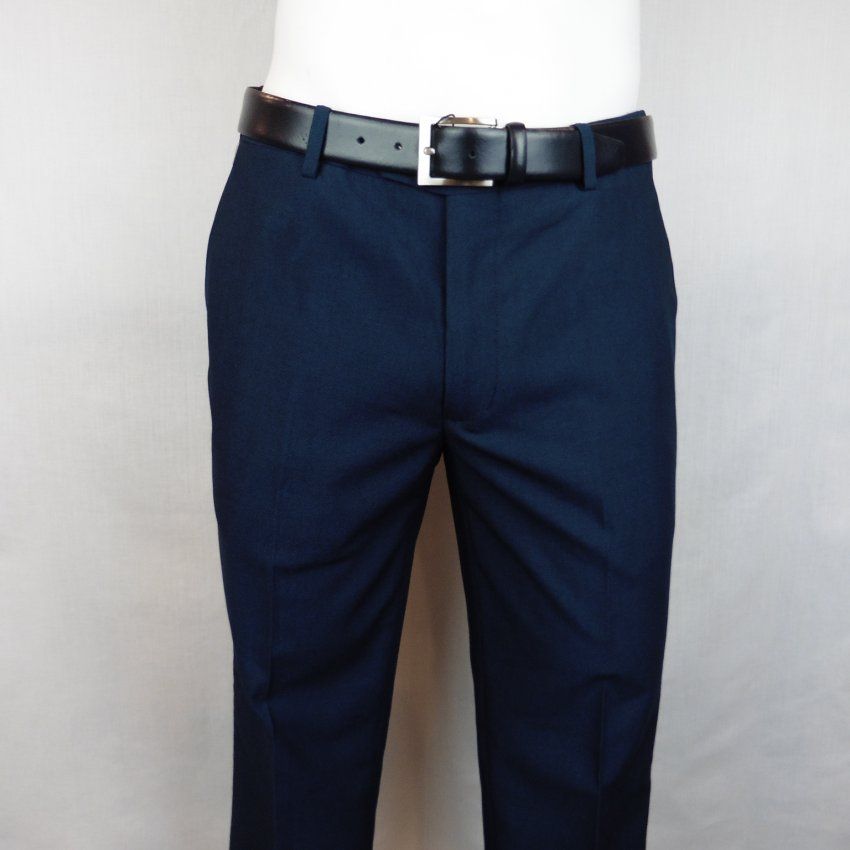 Traje entallado azul marino de True Man