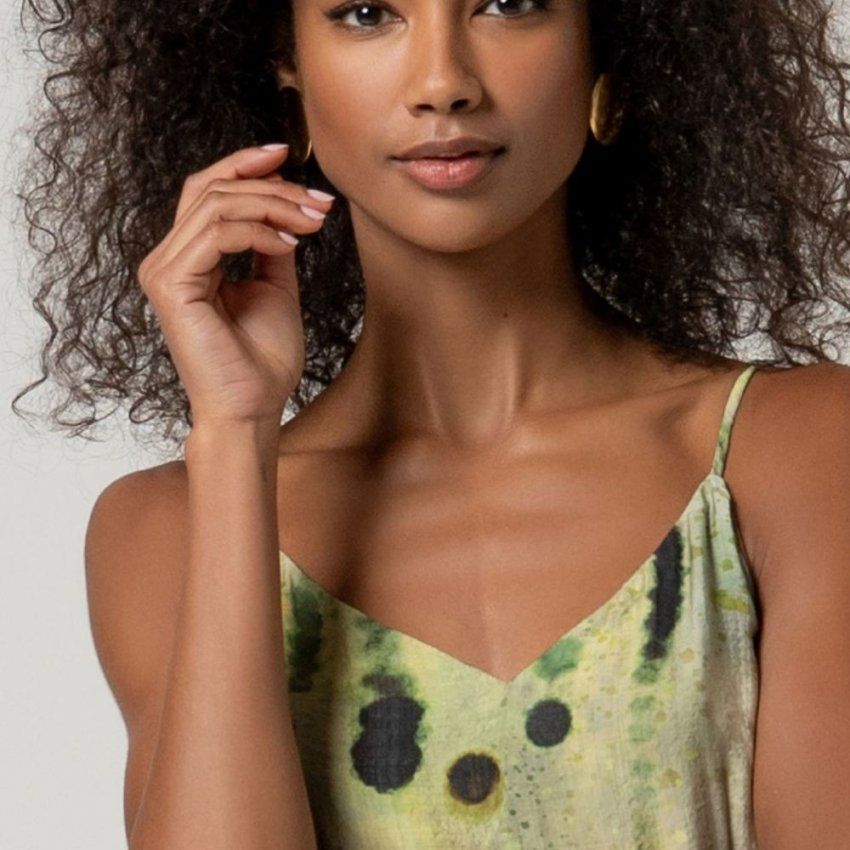 Vestido largo estampado acuarela verde de Surkana