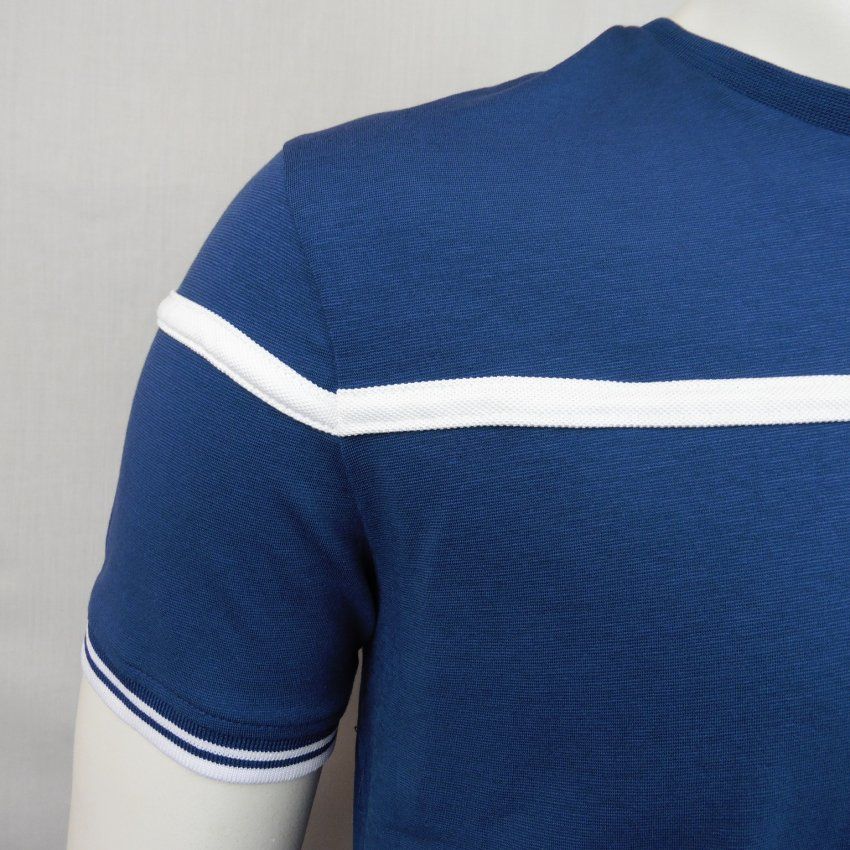 Camiseta azul sport de Yes-Zee